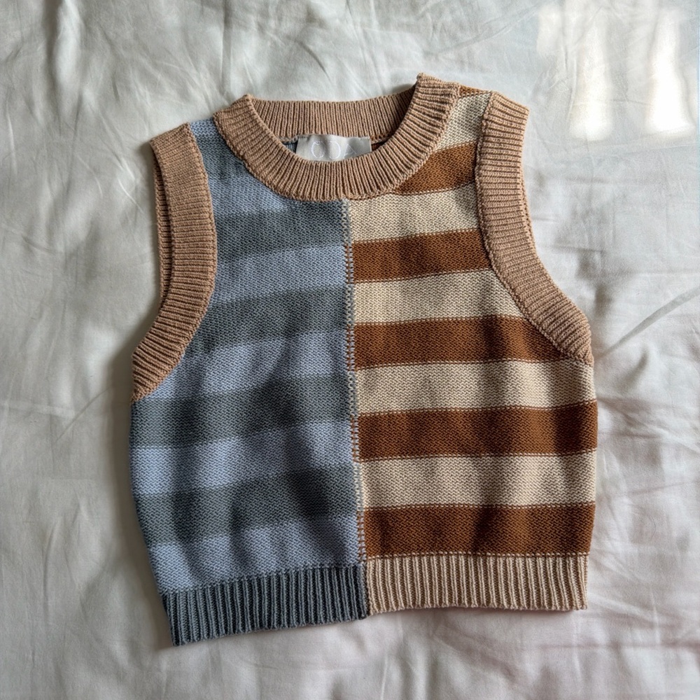 ODA Boutique Striped Knit Crop Vest in Blue, Beige & Brown